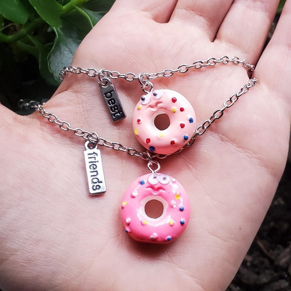 New Pair of Silver Best Friends Friendship Doughnut Necklaces - Picture 3 of 4